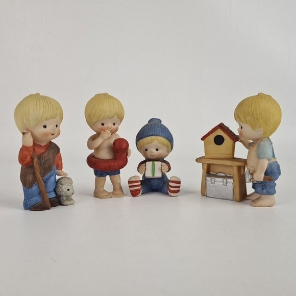Lot of 4 Enesco Country Cousins Figurines Play Time at Beach Christmas Vntg - Picture 1 of 13